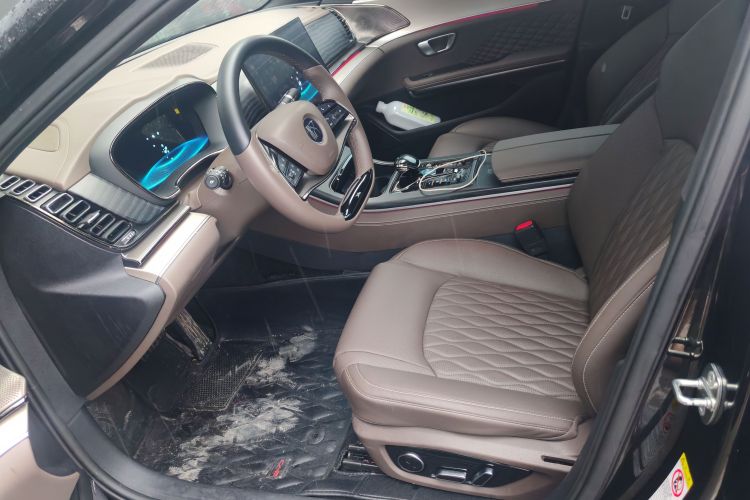 比亚迪 汉 2023款 EV 冠军版 605KM前驱尊贵型中控内饰7002