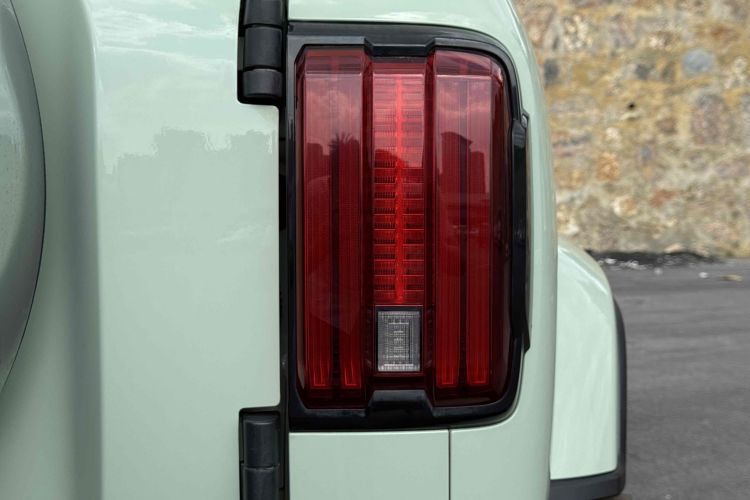 坦克300 2021款 城市版 2.0T 很有型车身外观6008