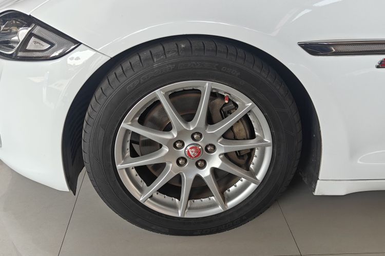 捷豹XJ 2016款 XJL 3.0 SC 两驱典雅商务版车身外观6004