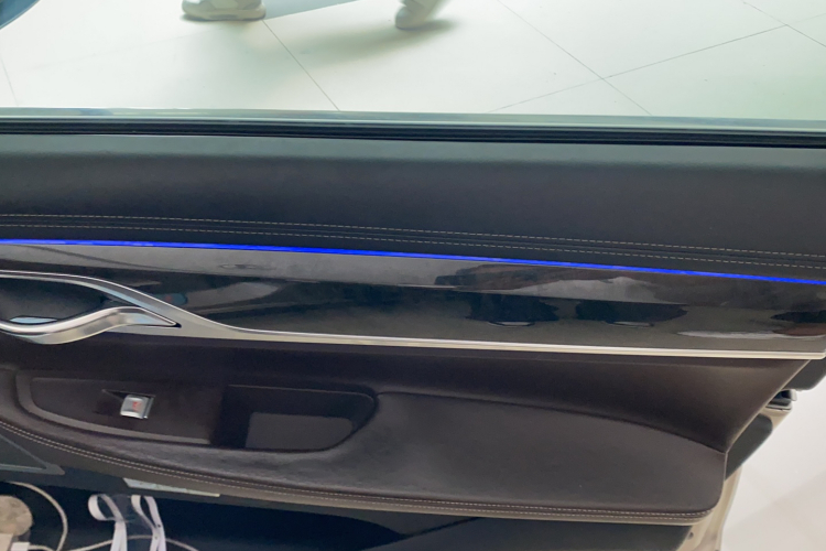 宝马7系 2016款 730Li 豪华型局部细节9003