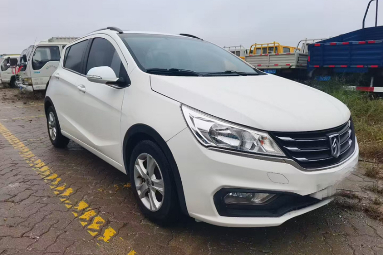 宝骏310 2016款 1.2L 手动豪华型车身外观6002