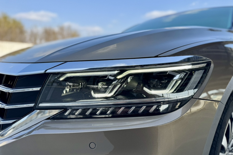 大众 帕萨特 2019款 380TSI 尊贵版 国VI局部细节36