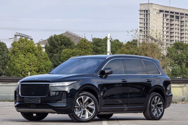 理想汽车 理想ONE 2021款 增程6座版车身外观1