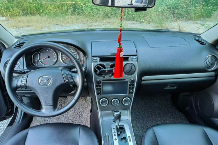 马自达6 2015款 2.0L 自动时尚型中控内饰7001