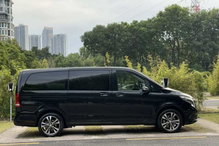 奔驰V级 2016款 V 260 领航版车身外观6006