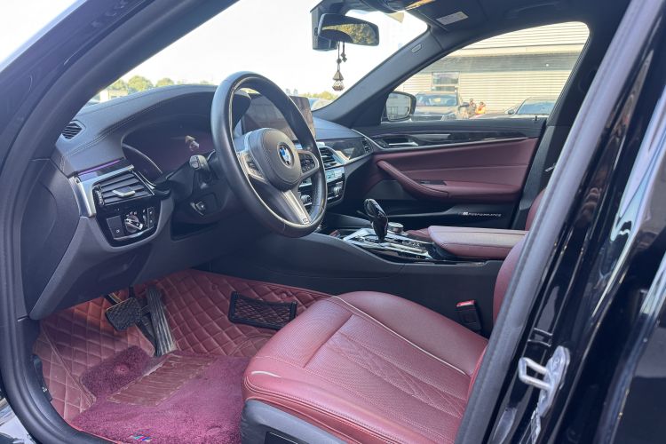 宝马5系 2022款 改款 525Li M运动套装中控内饰7002