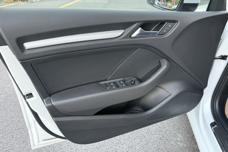 奥迪A3 2015款 Sportback 35 TFSI 百万纪念智领型局部细节9004