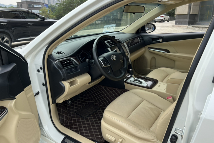 丰田 凯美瑞 2015款 2.0G 领先版中控内饰7007