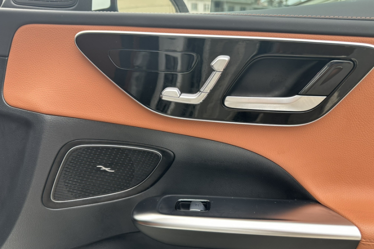 奔驰C级 2022款 改款 C 200 L 运动版中控内饰7003