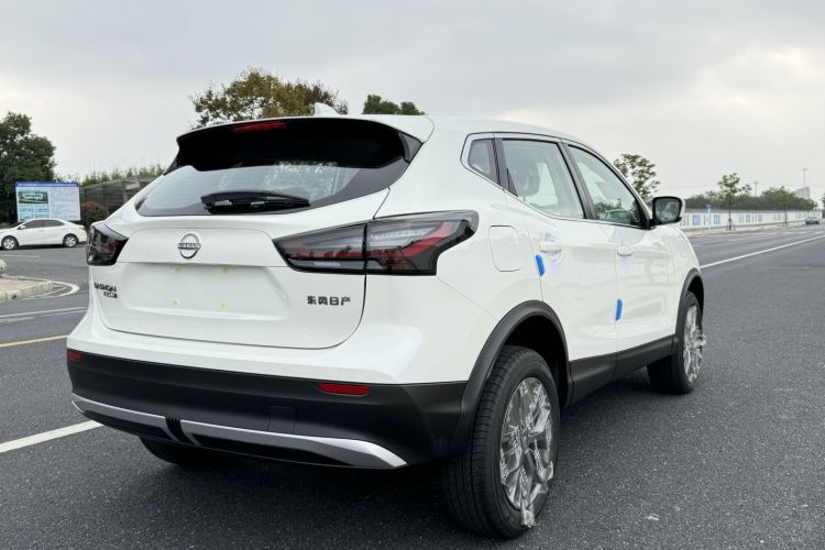 日产 逍客 2025款 荣誉 2.0L CVT XV真心版车身外观6004