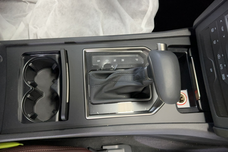 红旗H7 2021款 1.8T 公务版中控内饰7001