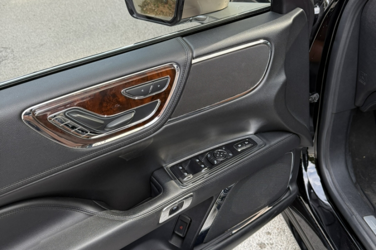 林肯大陆 2018款 2.0T 两驱尊享版中控内饰7005