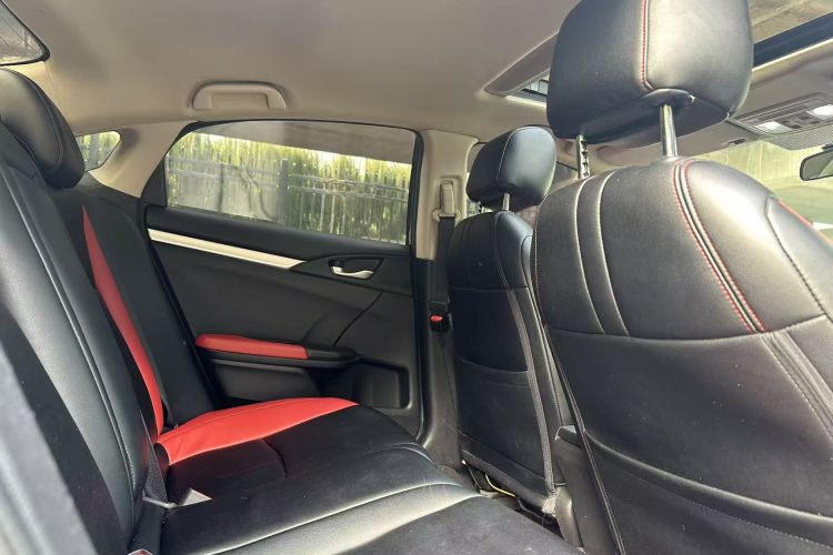 本田 思域 2019款 220TURBO CVT劲动版 国VI中控内饰7010