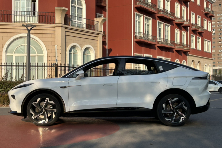 飞凡汽车 飞凡R7 2025款 长续版车身外观6004