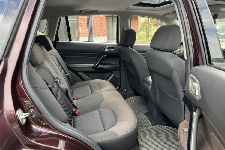 广汽传祺 传祺GS4 2015款 200T G-DCT精英版中控内饰7010