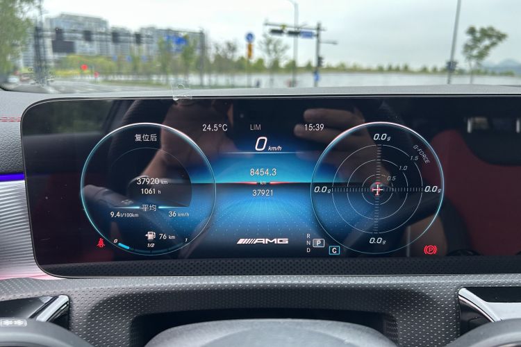 奔驰A级AMG 2022款 AMG A 35 L 4MATIC中控内饰15