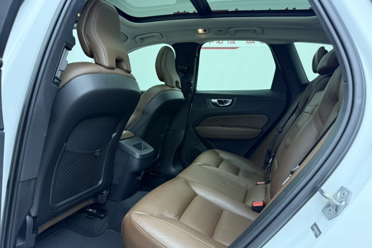 沃尔沃XC60 2019款 T5 四驱智逸版 国V中控内饰7002