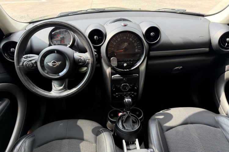 MINI Countryman 2014款 1.6T COOPER ALL4 Fun中控内饰7001