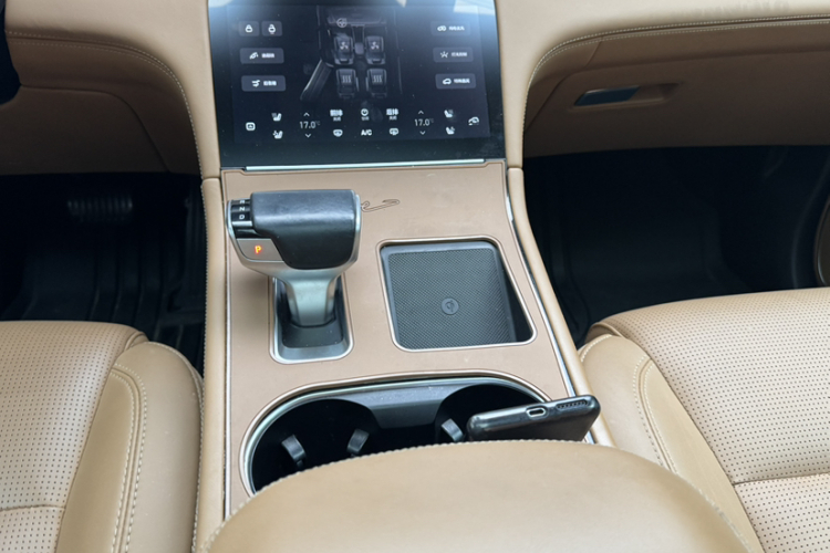 理想汽车 理想ONE 2021款 增程6座版中控内饰7002