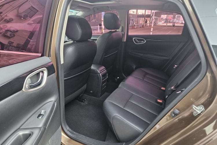 日产 轩逸 2018款 1.6XV CVT尊享版中控内饰7003