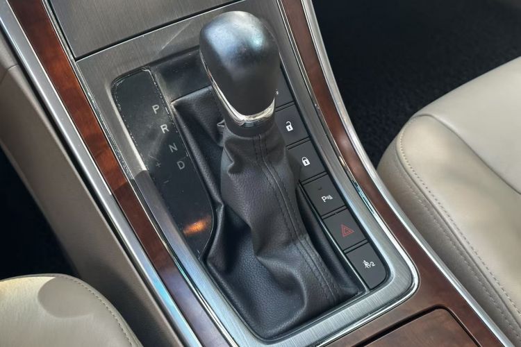 荣威950 2015款 1.8T 豪华版局部细节18