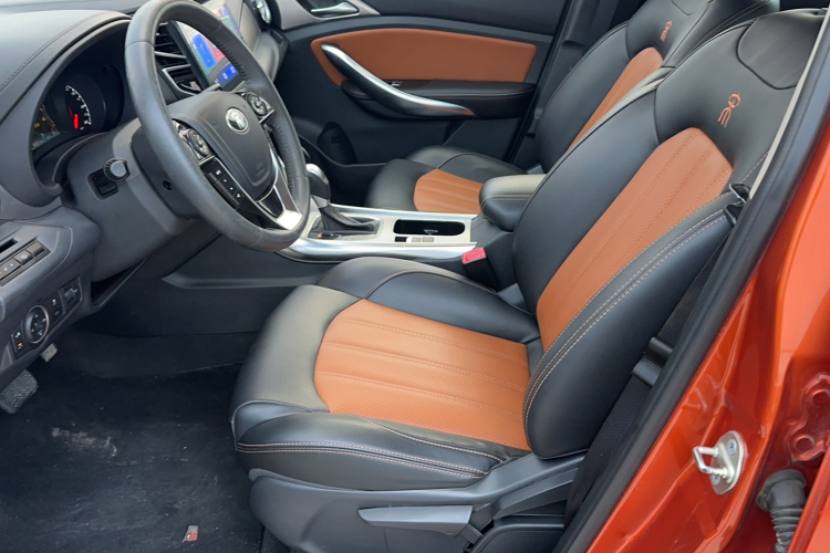 比亚迪 宋 2016款 盖世版 1.5TID 自动精英型局部细节19