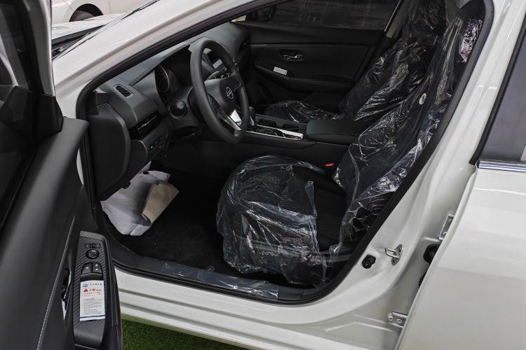 日产 轩逸 2026款 1.6L CVT省心版中控内饰7005