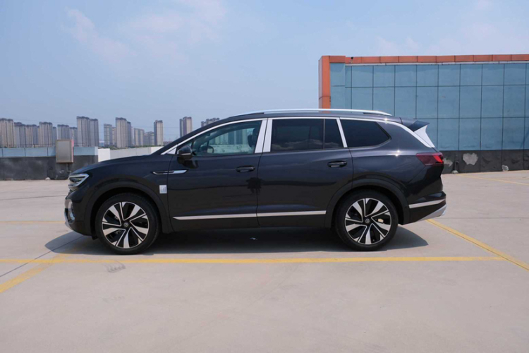 大众 揽境 2025款 380TSI 四驱豪华佳境Pro  众享款 6座车身外观6004