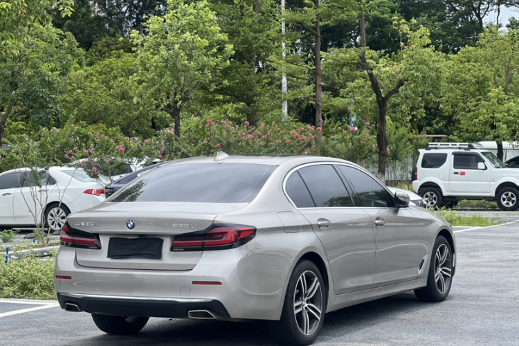 宝马5系 2021款 530Li 领先型 豪华套装车身外观6001