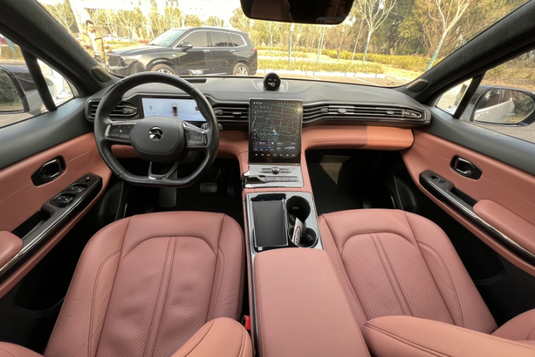 蔚来EC6 2020款 615KM 签名版中控内饰7006