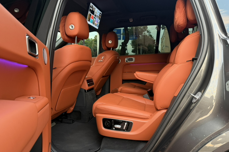 理想汽车 理想L9 2022款 Max中控内饰7004