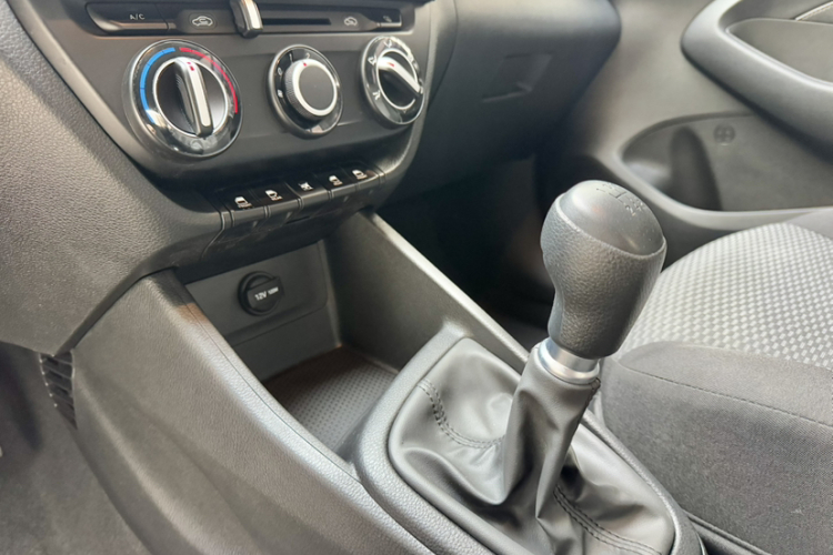 现代 瑞纳 2020款 1.4L 手动GL焕新版局部细节18