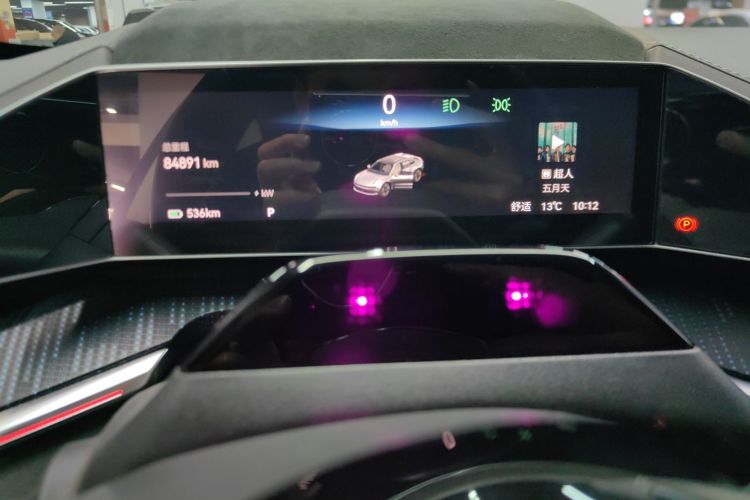 极氪001 2022款 超长续航单电机 WE版中控内饰15