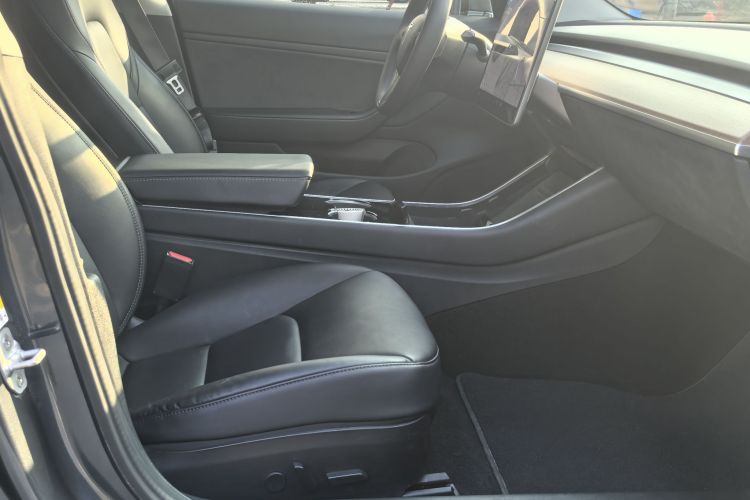 特斯拉 Model 3(进口) 2019款 长续航全轮驱动版局部细节9005