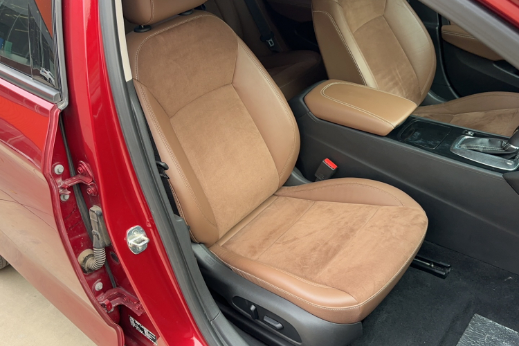 别克 君威 2017款 20T 精英型局部细节41