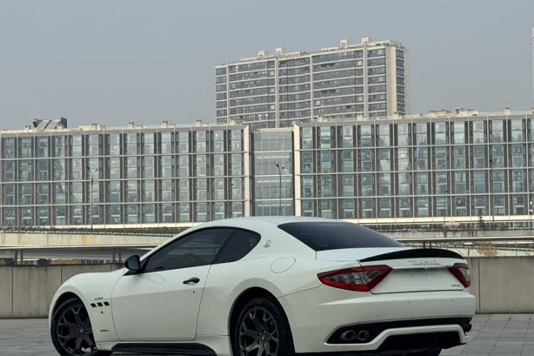 玛莎拉蒂 GranTurismo 2007款 4.2L 标准版车身外观6002