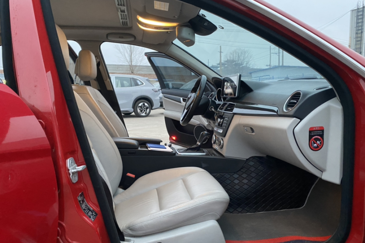 奔驰C级 2013款 C 260 CGI 时尚型中控内饰7006