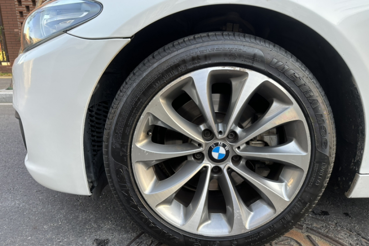 宝马5系 2017款 525Li 领先型车身外观6001