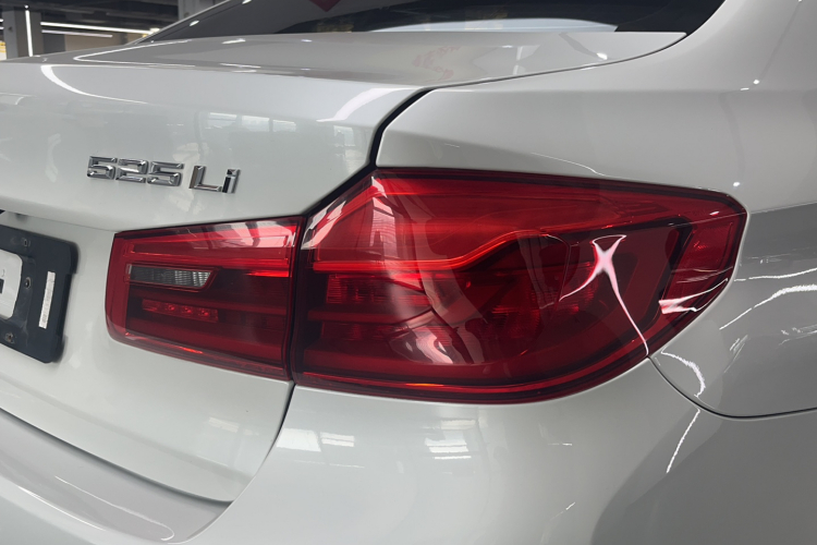 宝马5系 2019款 改款 525Li M运动套装车身外观6008