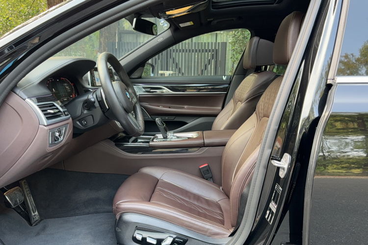 宝马7系 2019款 730Li M运动套装中控内饰7001