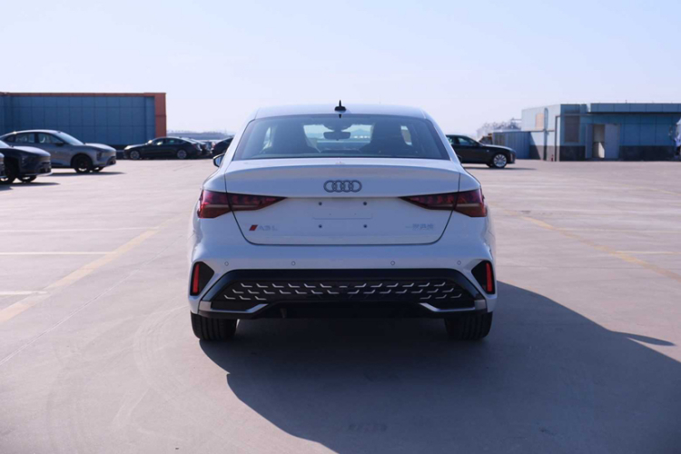 奥迪A3 2025款 A3L Limousine 35TFSI 飞驰尊享型 +豪华臻选包车身外观6006