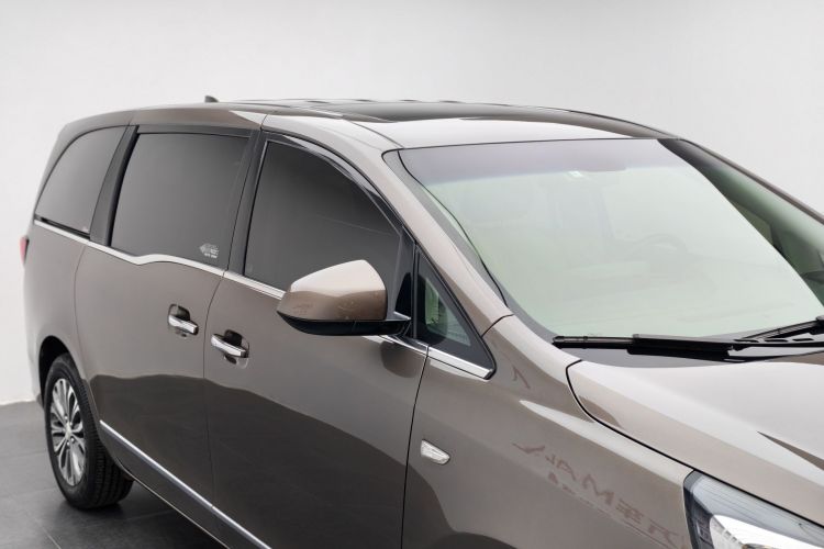 别克GL8 2022款 陆上公务舱 652T 豪华型车身外观6003