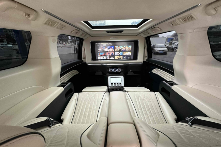 广汽传祺 传祺M8 2021款 大师系列 390T 四座御尊版车身外观6005