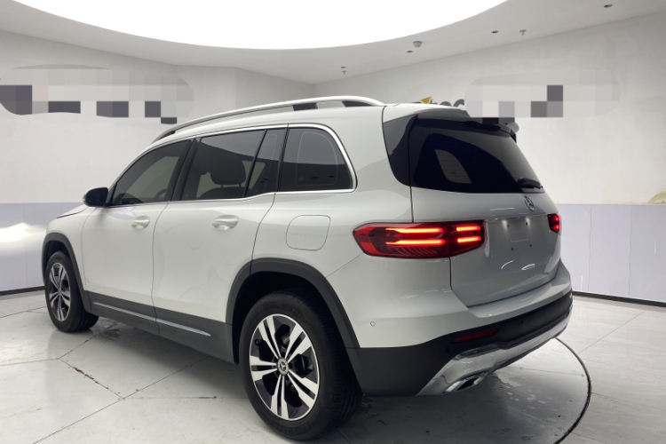 奔驰GLB 2024款 GLB 200 动感型车身外观6004