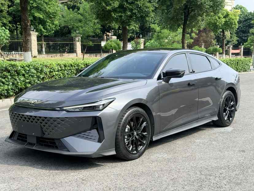 长安UNI-V 2024款 1.5T 尊贵型(1)
