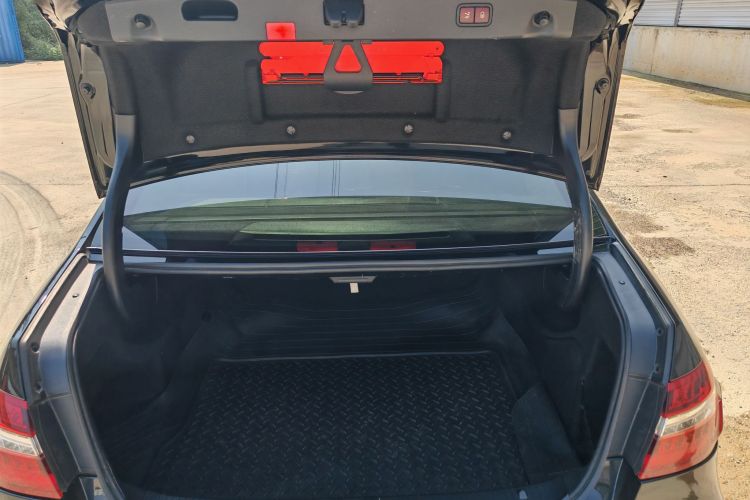 奔驰E级 2012款 E 300 L 时尚型局部细节23