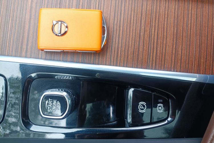 沃尔沃V60 2024款 B5 智远豪华版中控内饰7014