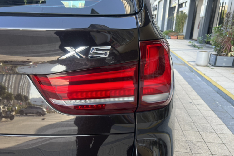 宝马X5(进口) 2018款 xDrive28i局部细节9001