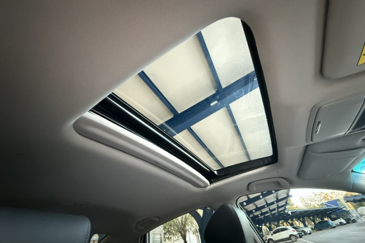 本田 雅阁 2022款 260TURBO 豪华版中控内饰7008