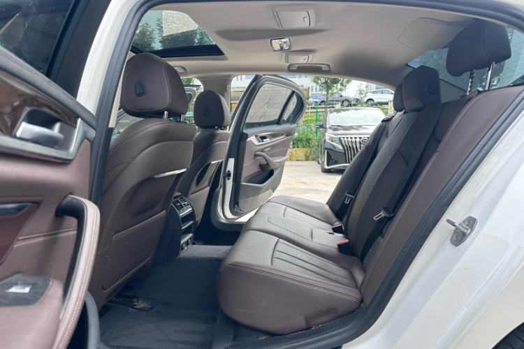 宝马5系 2019款 改款 525Li 豪华套装中控内饰7003